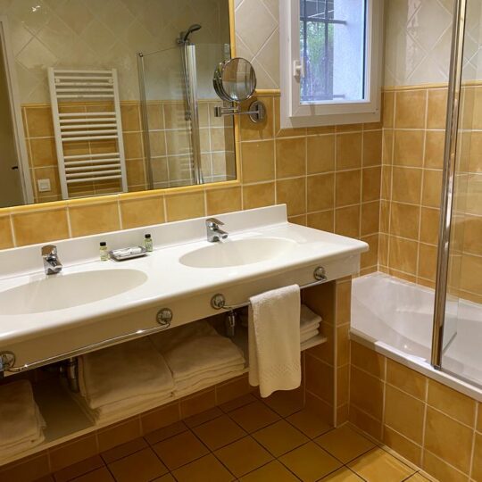 https://www.respelido.co.uk/wp-content/uploads/2024/06/salle-de-bains-bathroom-101-540x540.jpg
